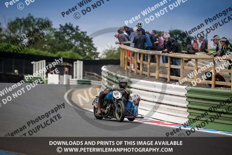 Vintage motorcycle club;eventdigitalimages;mallory park;mallory park trackday photographs;no limits trackdays;peter wileman photography;trackday digital images;trackday photos;vmcc festival 1000 bikes photographs